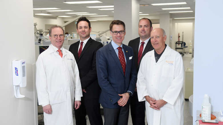 Nobel Biocare fornece escola de odontologia com tecnologia de ponta