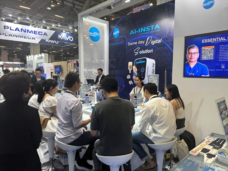 At booth K29, SHOFU presented AI-INSTA, an AI-aided, web-based CAD/CAM workflow designed to support same-day restorations with greater precision, efficiency and ease of use. (Image: Dental Tribune International)