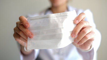 ÖÄK fordert Mund-Nasen-Schutz im Gesundheitsbereich