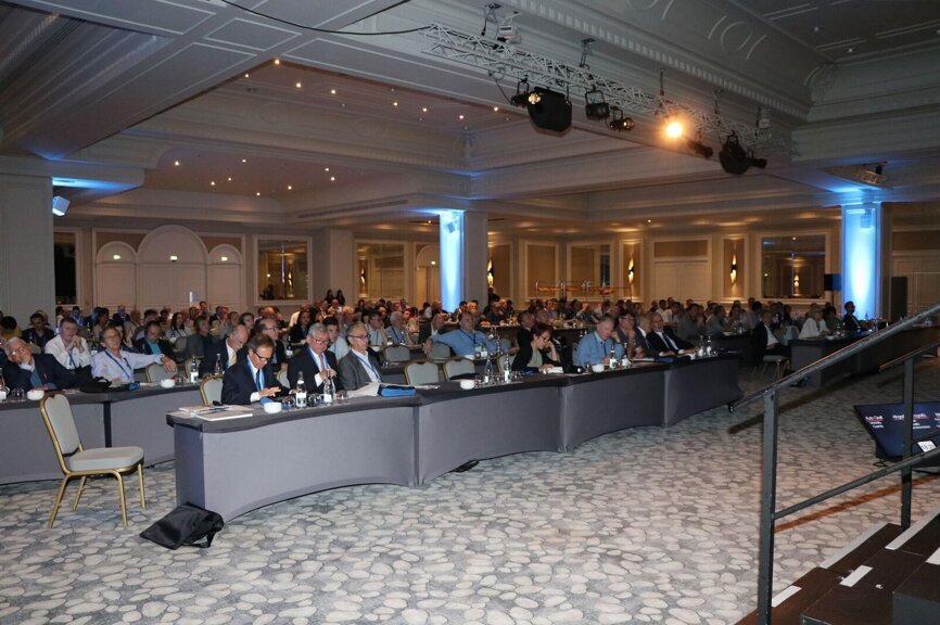 Conference hall at Euro Implanto in Nice. (Photograph: Philippe Alibert)