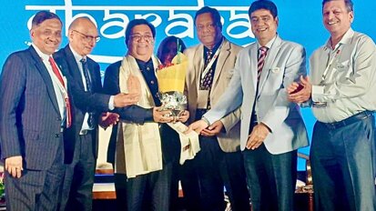 Dr Mahesh Verma receives IDA Charaka Award for Lifetime Achievement