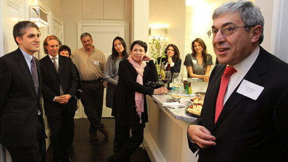 Colleagues and business leaders congratulate Dr. Ruben Cohen on his new practice