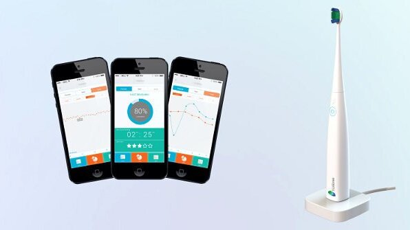 Четка за зъби, свързана със смартфон, контролира миенето на зъбите