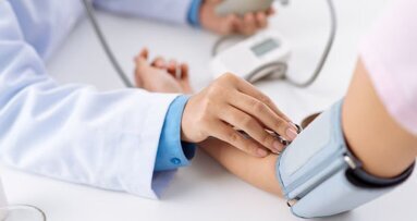 Slechte mondhygiëne vergroot risico op hypertensie