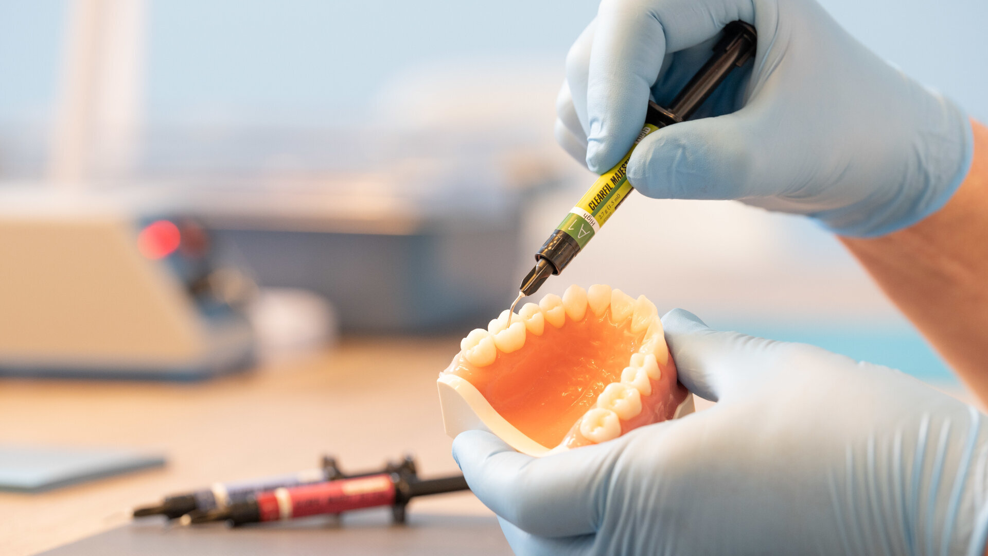 CLEARFIL MAJESTY ES Flow receives “NIOM TESTED” quality seal