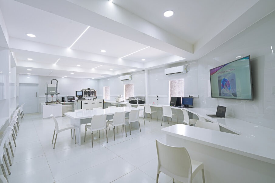 Saveetha Dental College 11