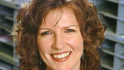 NYUCD’s Dr. Maureen McAndrew receives ADA Golden Apple Award