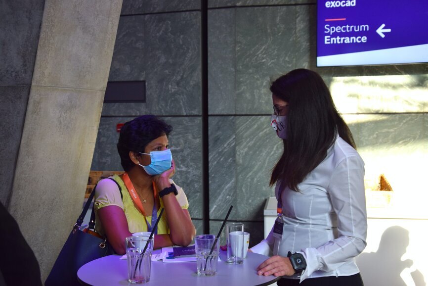 During the breaks, the participants had the opportunity to network over coffee and smoothies. (Image: Dental Tribune International)