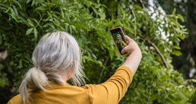 Researcher shows how selfies could aid in identifying missing persons