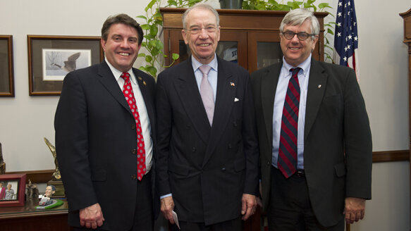 AGD applauds Senate report on corporate dentistry