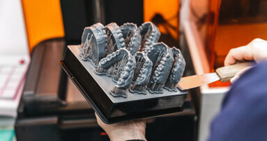 Systematic review compares flexural strength of 3D‑printed prostheses