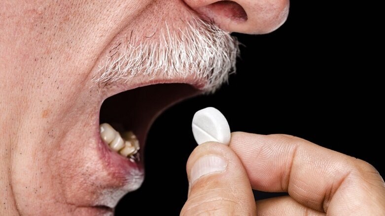 Boca seca em adultos mais velhos pode ser induzida por medicamentos