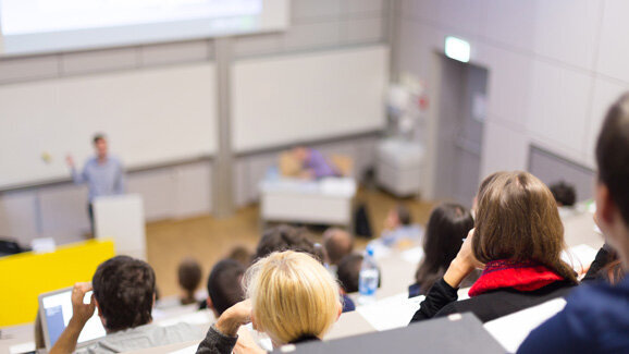 Uni Zürich begrüsst neuen Professor für Implantologie