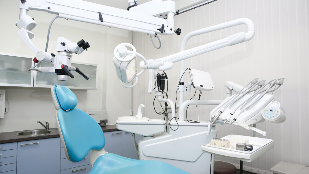 0900 Dentist mag weer open