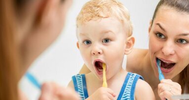 Estudo descobre inconsistência nas recomendações para escovar os dentes