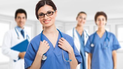 Sute de studenți la medicină s-au înscris voluntari să ajute în spitale, în contextul pandemiei