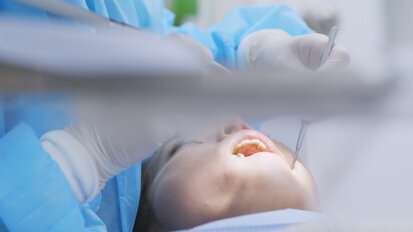 Các phòng khám nha khoa của chính phủ Hồng Kông bắt đầu trám răng