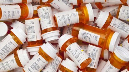 US dentists prescribe 37 times more opioids than English dentists do, study finds