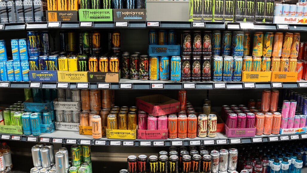 UK dentists back energy drink ban for under-16s