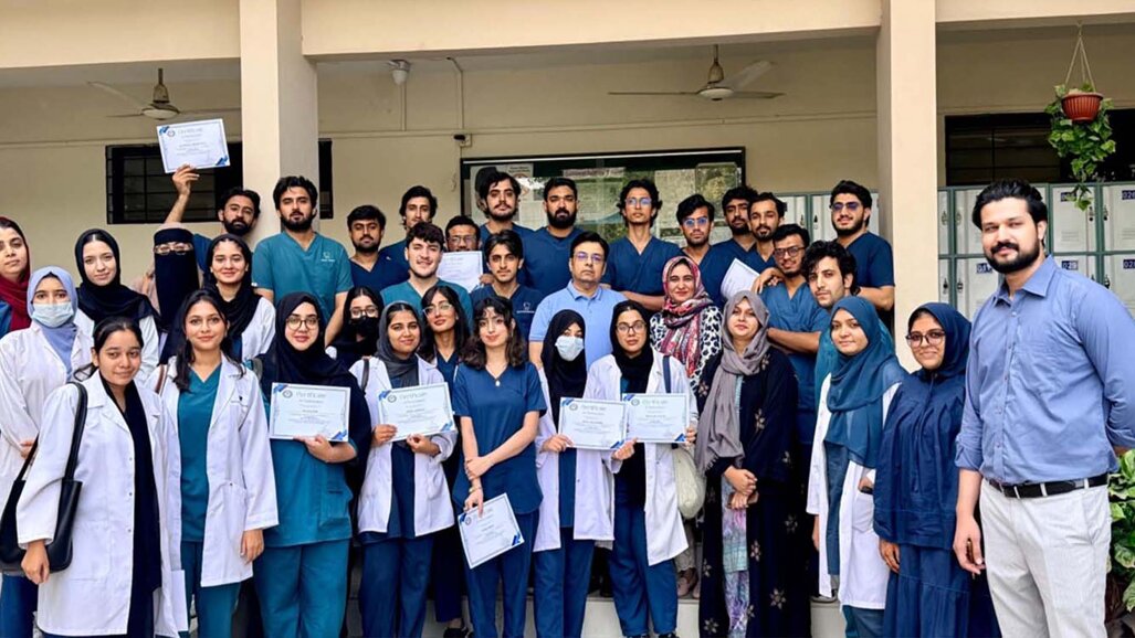 Hamdard University students gain hands-on training in dental splinting