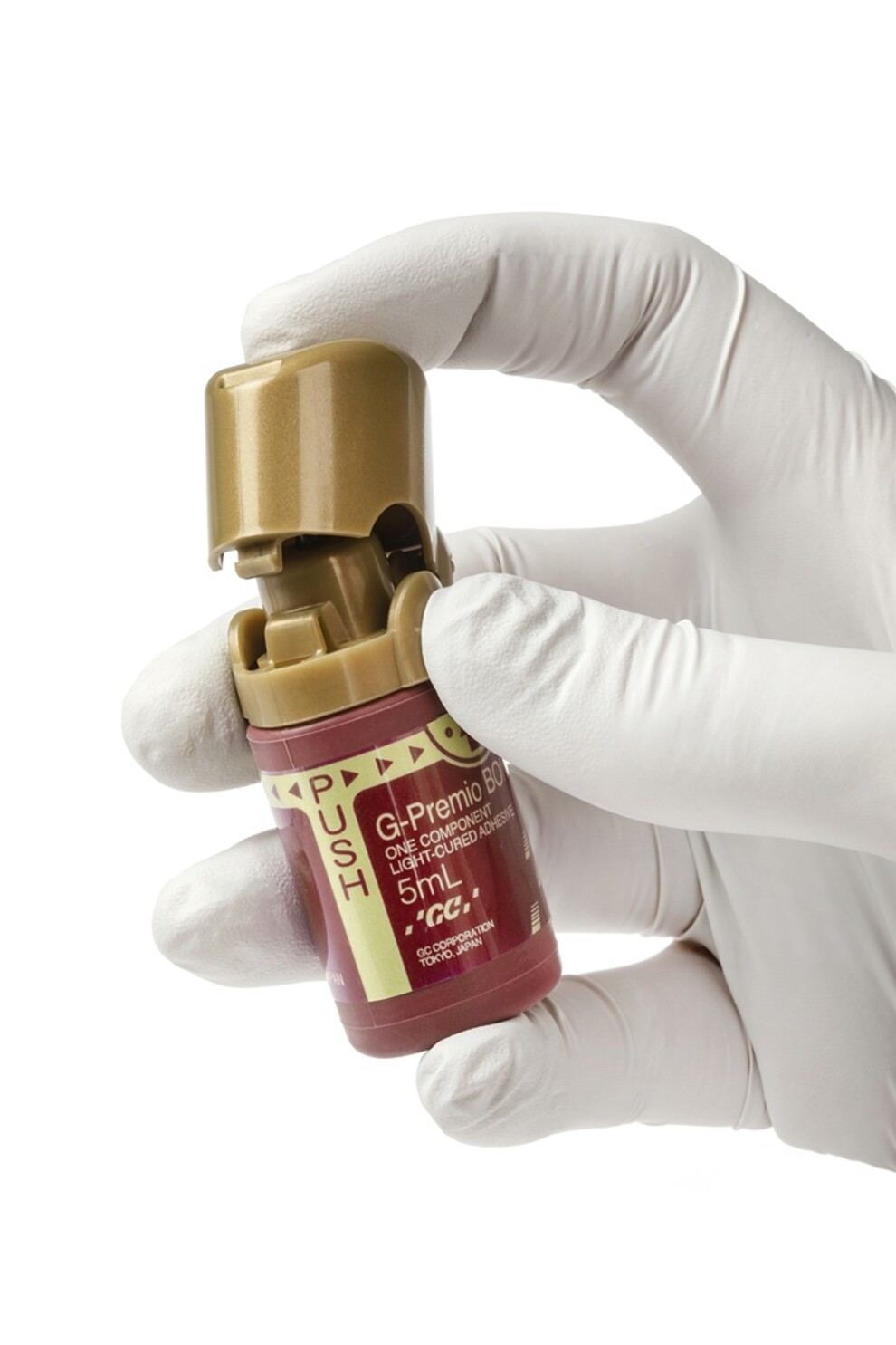 G-Premio BOND de GC es un adhesivo universal monocomponente compatible con todas las técnicas de grabado ácido. Está indicado para procedimientos de adhesión directa, reparación de restauraciones y tratamiento de la hipersensibilidad dentinaria.