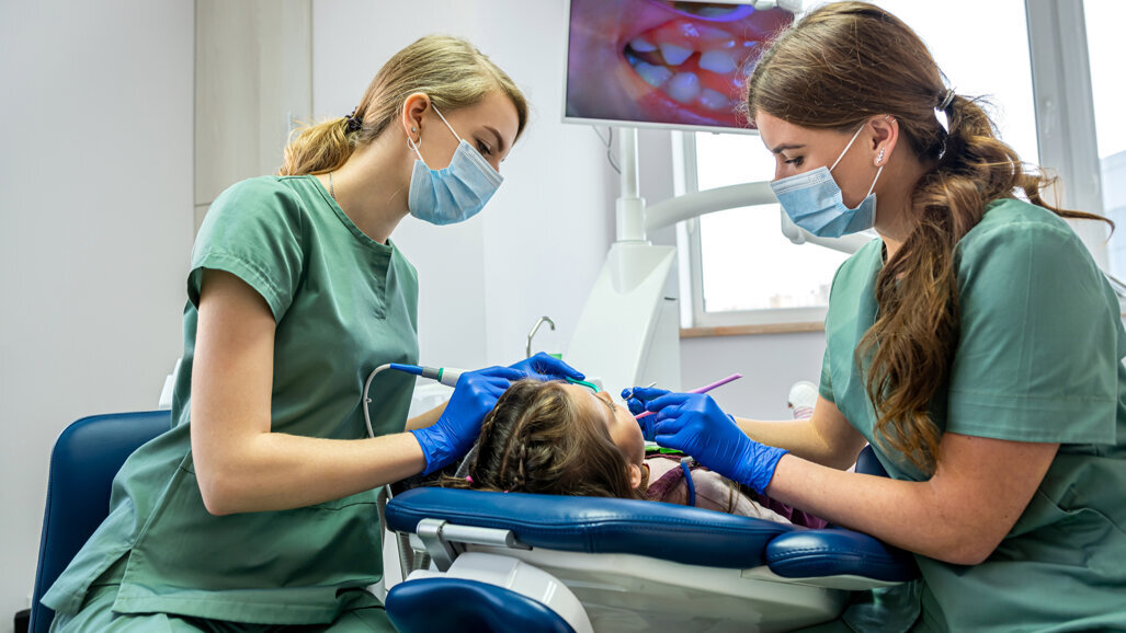 Các nhà nghiên cứu giới thiệu thiết bị mới để đo độ axit của màng sinh học nha khoa