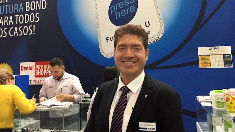 El representante de VOCO para Latinoamérica, Jose Antonio Martinez, presentó productos como Futura Bond, GrandiOso o Structure Premium.