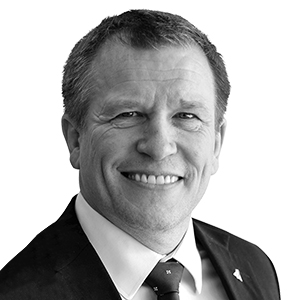 Dr. Ian Buckle 