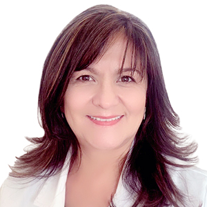 Dr. Iris Espinoza Santander 