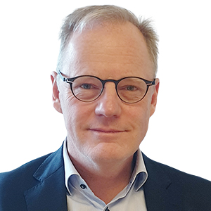 Dr. Caspar Wohlfahrt PhD, MS, DDS, Specialist in Periodontology 