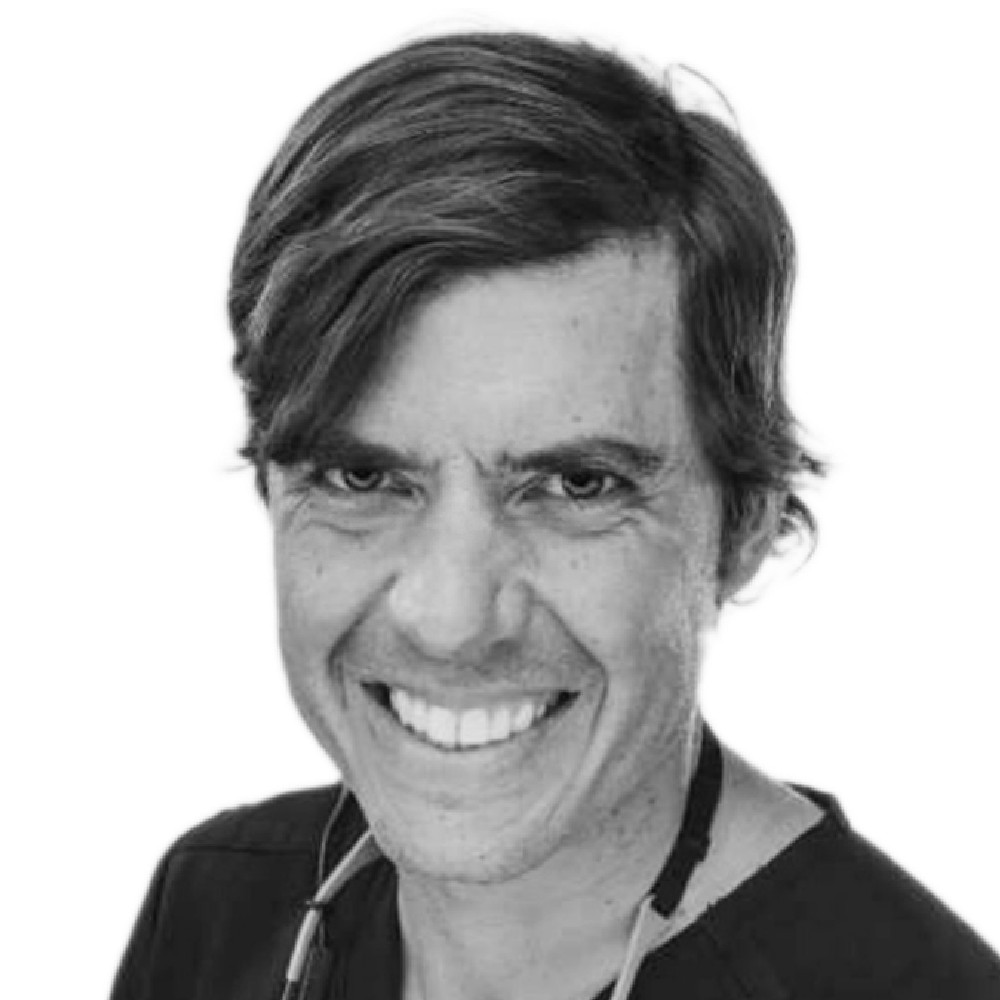Dr. Luciano  Retana 